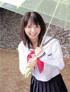 《快播 艺术片-夏川美娜》